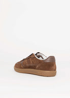 swatch_Chocolate alohas tb490 rife suede sneaker