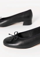 swatch_Black Leather dolce vita ritla mid heel ballet