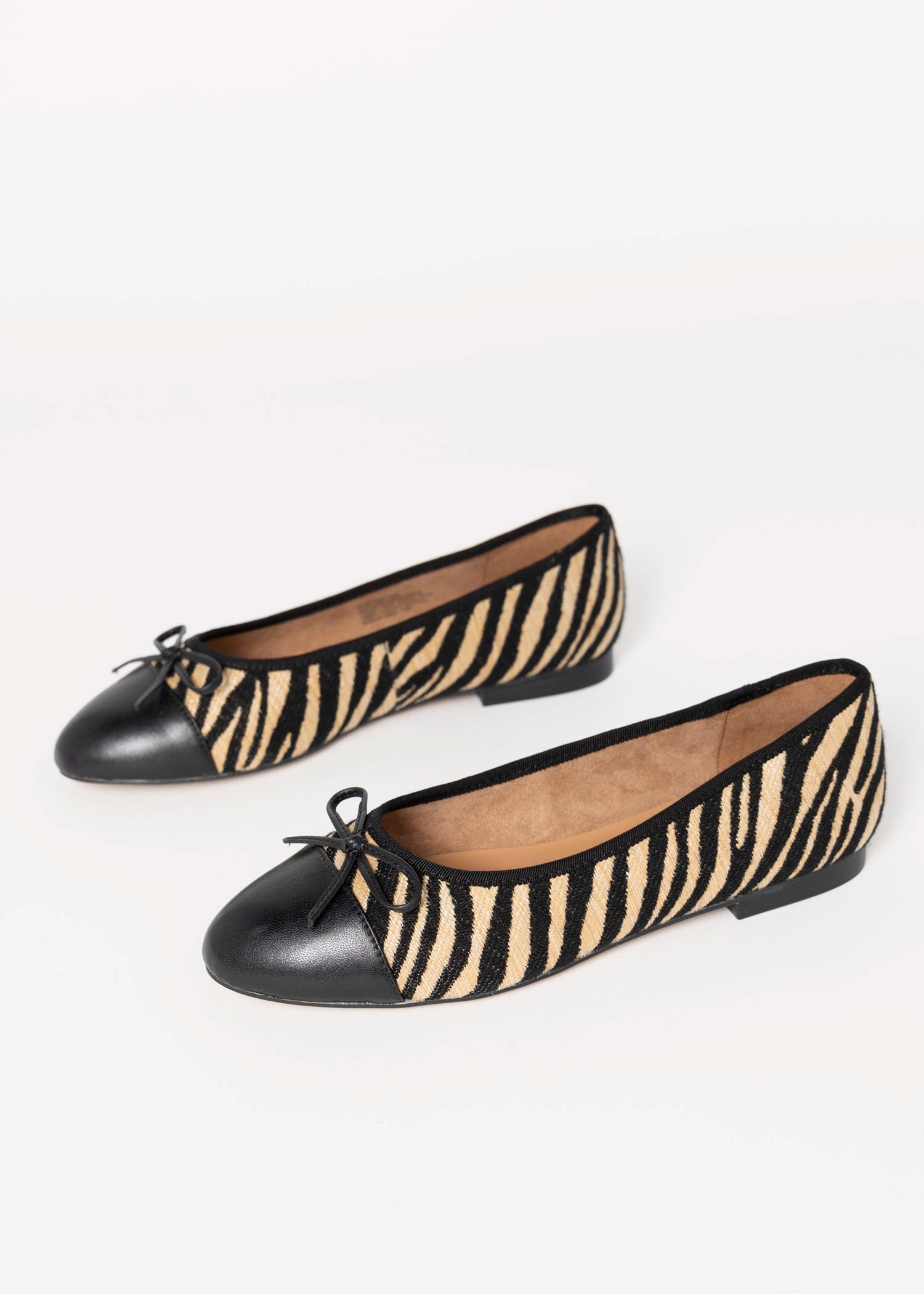 swatch_Zebra kit leather ballet flat