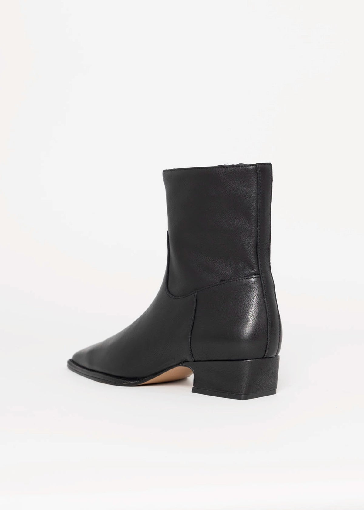 swatch_Black Leather steve madden dorene ankle boot