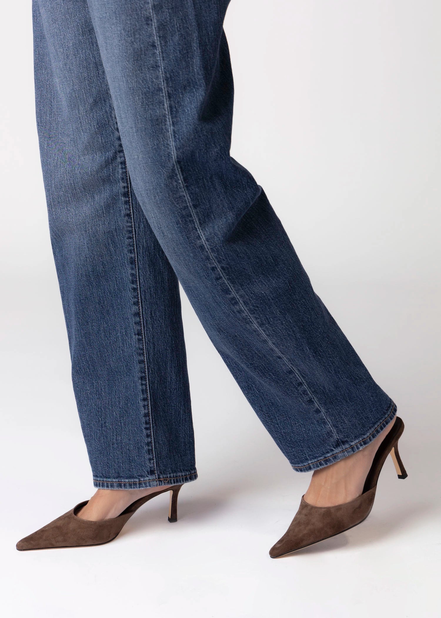 swatch_Espresso Suede tony bianco sicily pointed toe mule