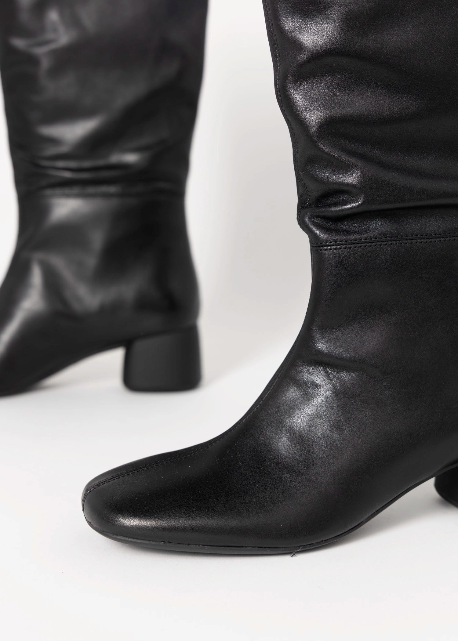 swatch_Black Leather vagabond livia tall slouch boot