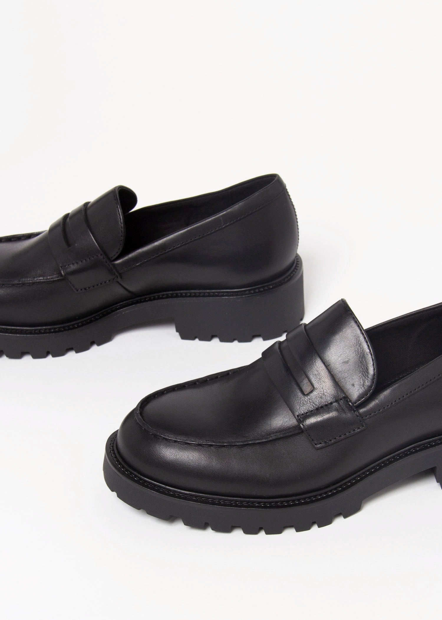 swatch_Black Leather kenova loafer shoes