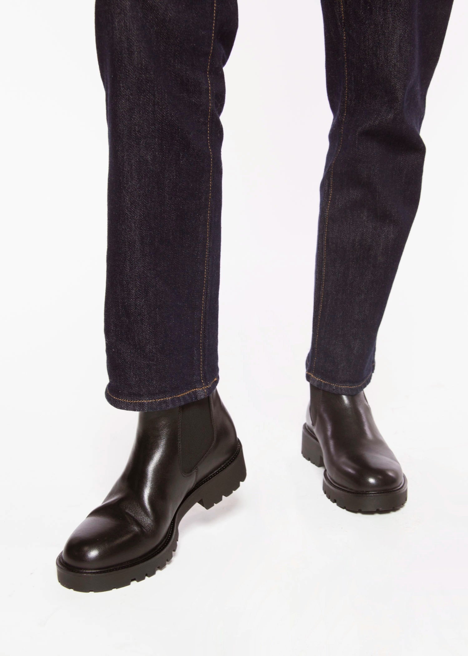 swatch_Black Leather kenova chelsea boot boots