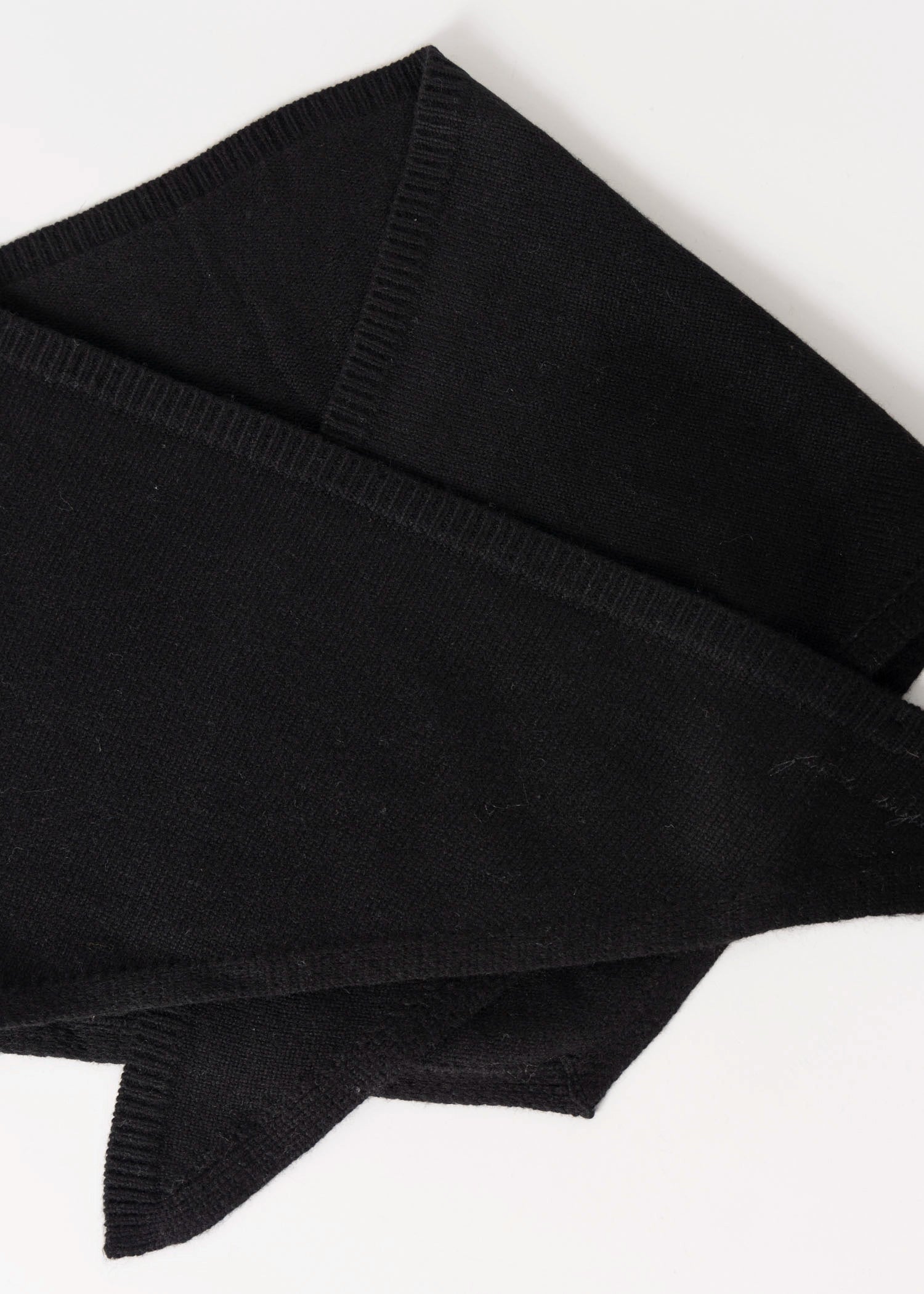 swatch_Black favorite daughter the triangle scarf