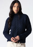 swatch_Navy rd style cable knit sweater
