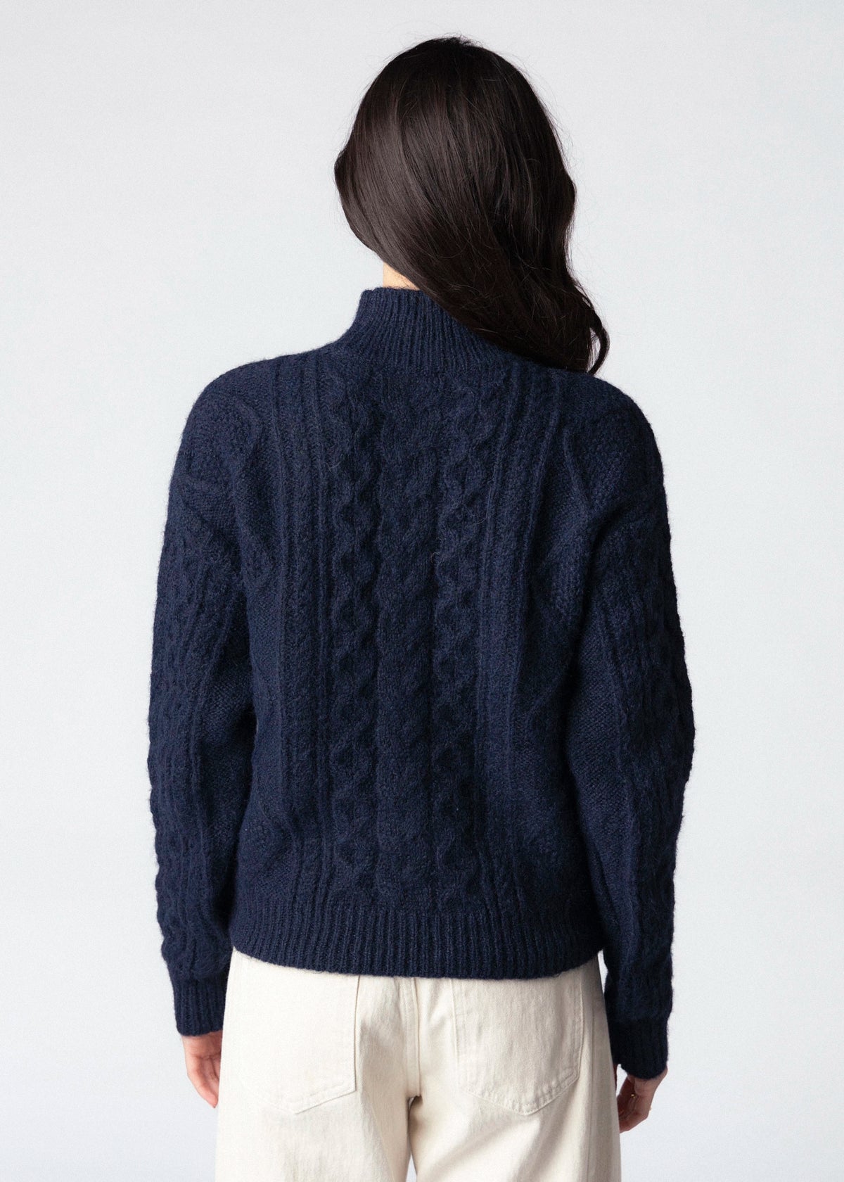 swatch_Navy rd style cable knit sweater