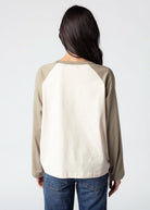 swatch_Ecru Color blcok long sleeve t-shirt