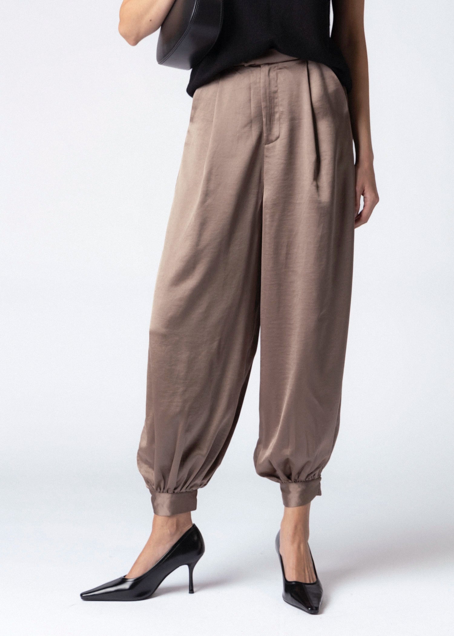 swatch_Taupe sadie and sage melody balloon pant