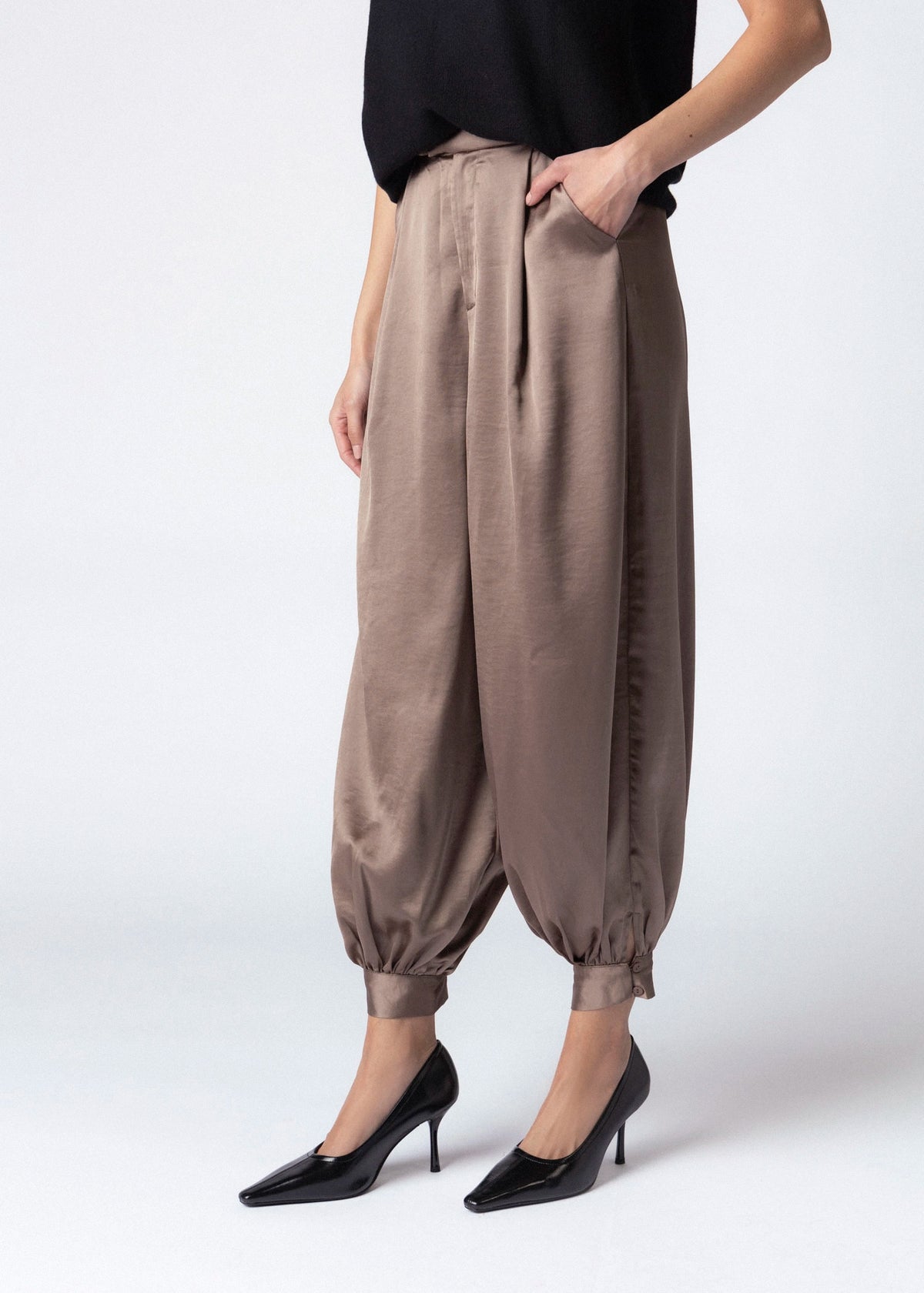 swatch_Taupe sadie and sage melody balloon pant