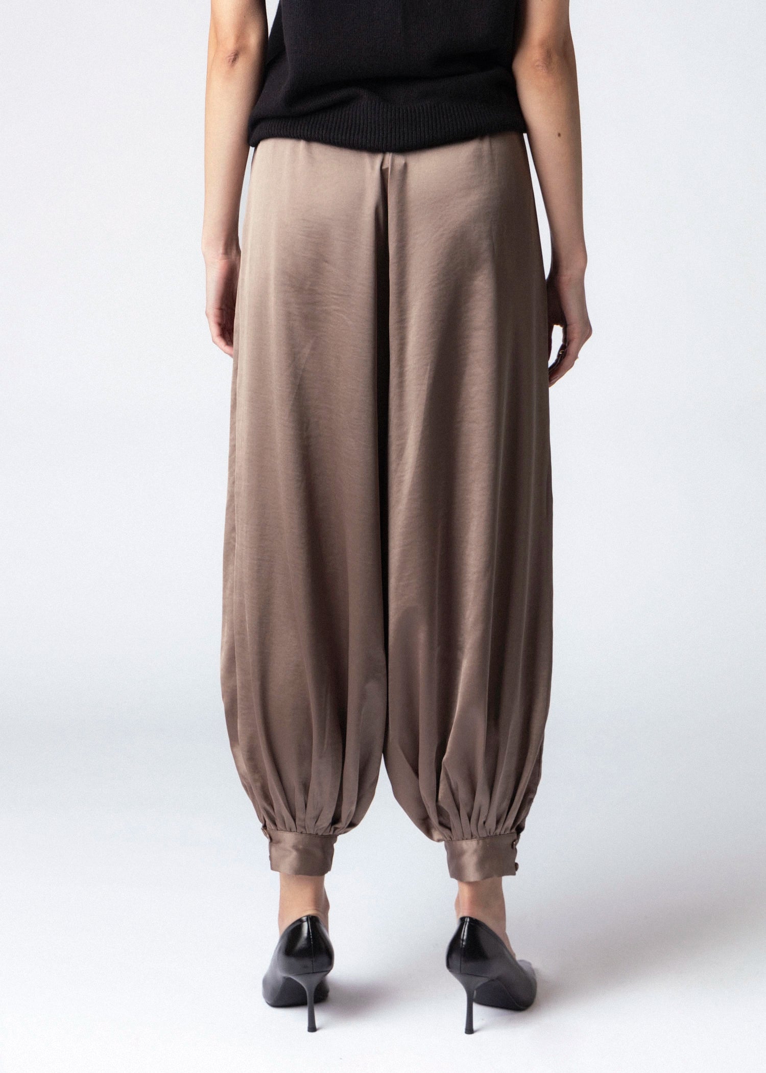 swatch_Taupe sadie and sage melody balloon pant