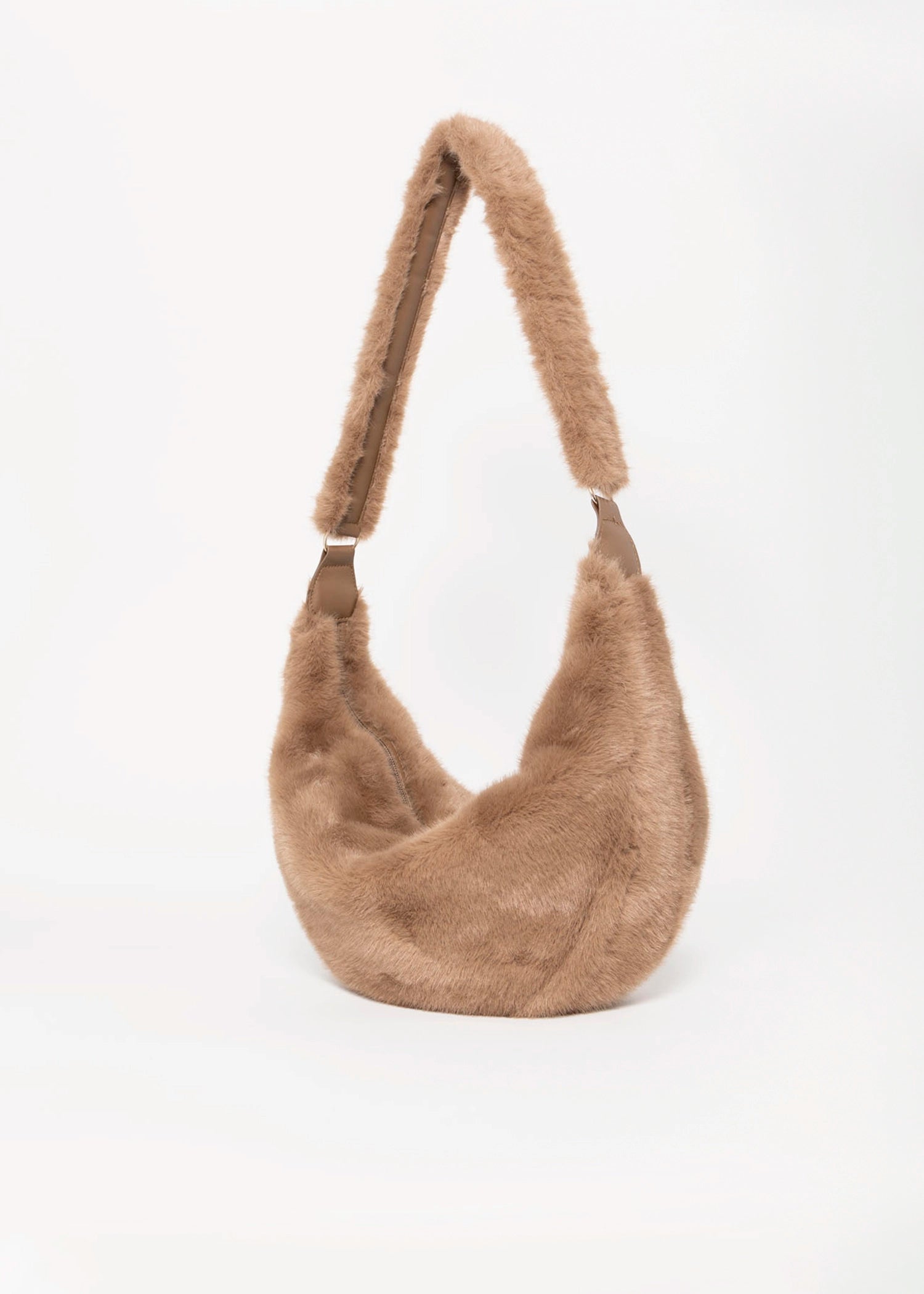 swatch_Toast rino and pelle Nayla faux fur crossbody bag