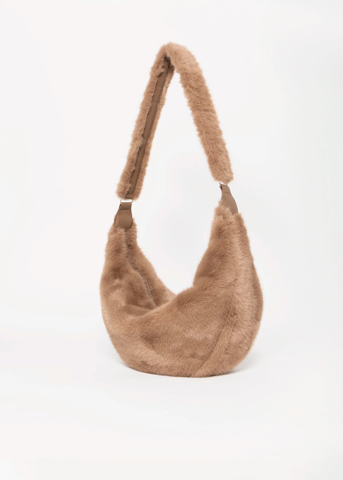swatch_Toast rino and pelle Nayla faux fur crossbody bag