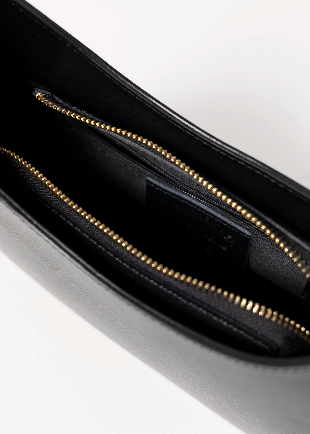 swatch_Black margaret italian leather shoulder bag