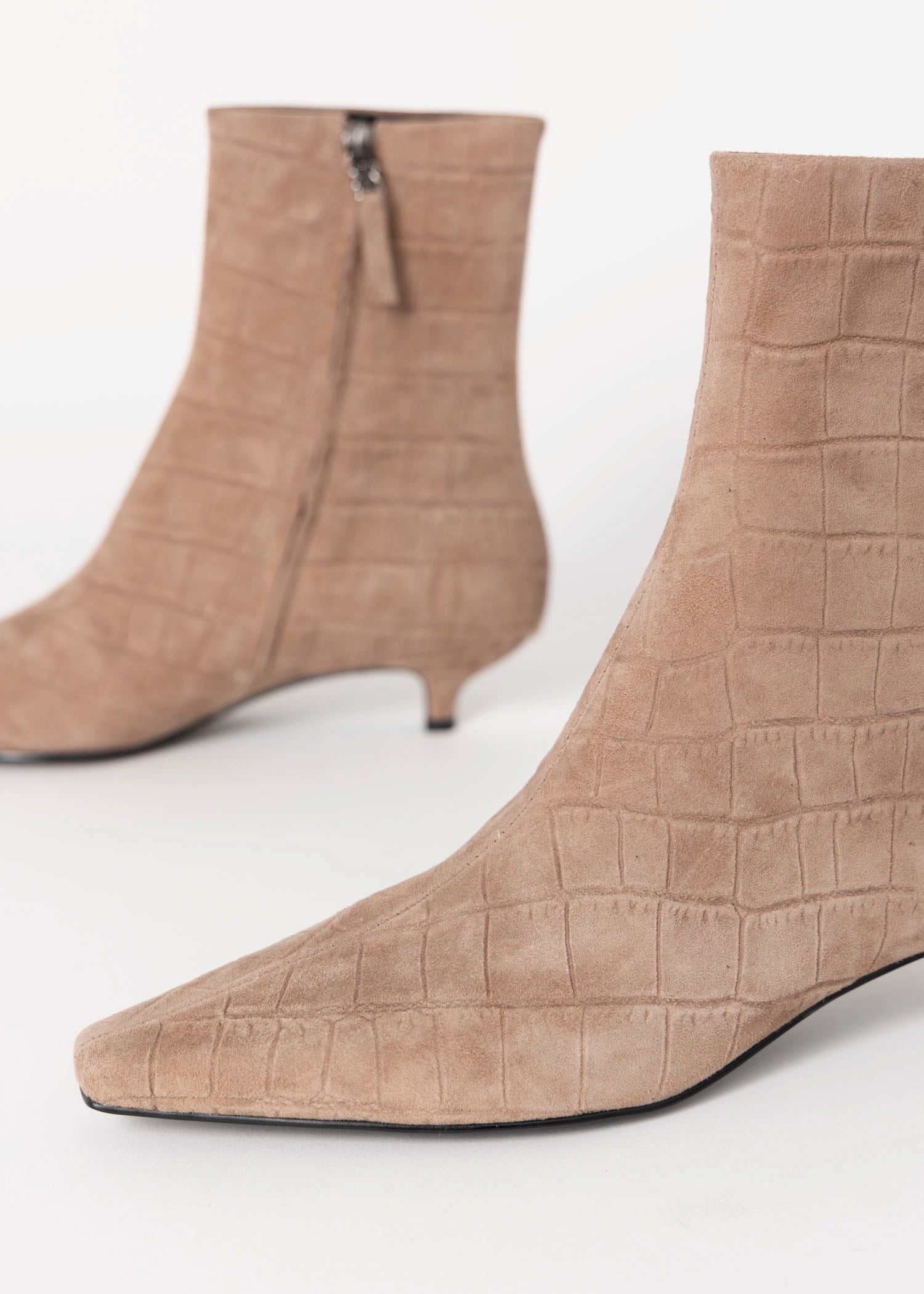 swatch_Taupe Croco Suede bibi lou azra 30 heeled ankle boot