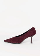 swatch_Burgundy Croco bibi lou tiare suede pump