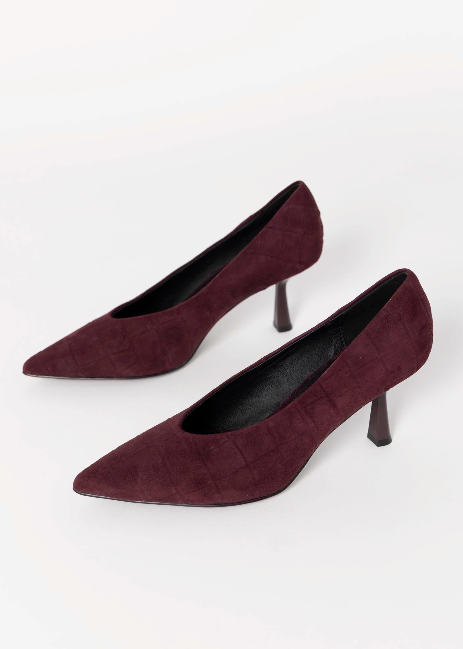 swatch_Burgundy Croco bibi lou tiare suede pump