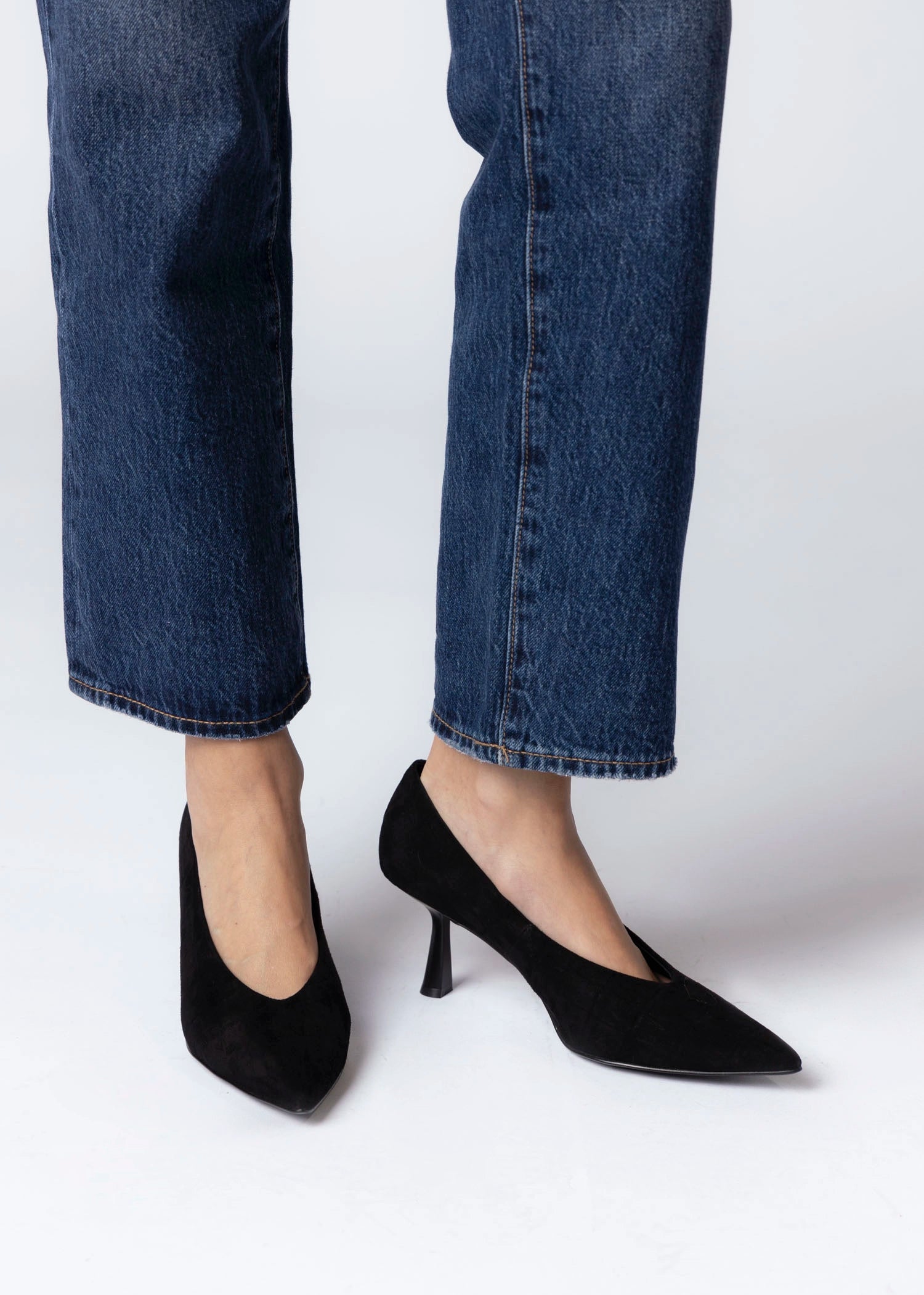swatch_Black Croco bibi lou tiare suede pump