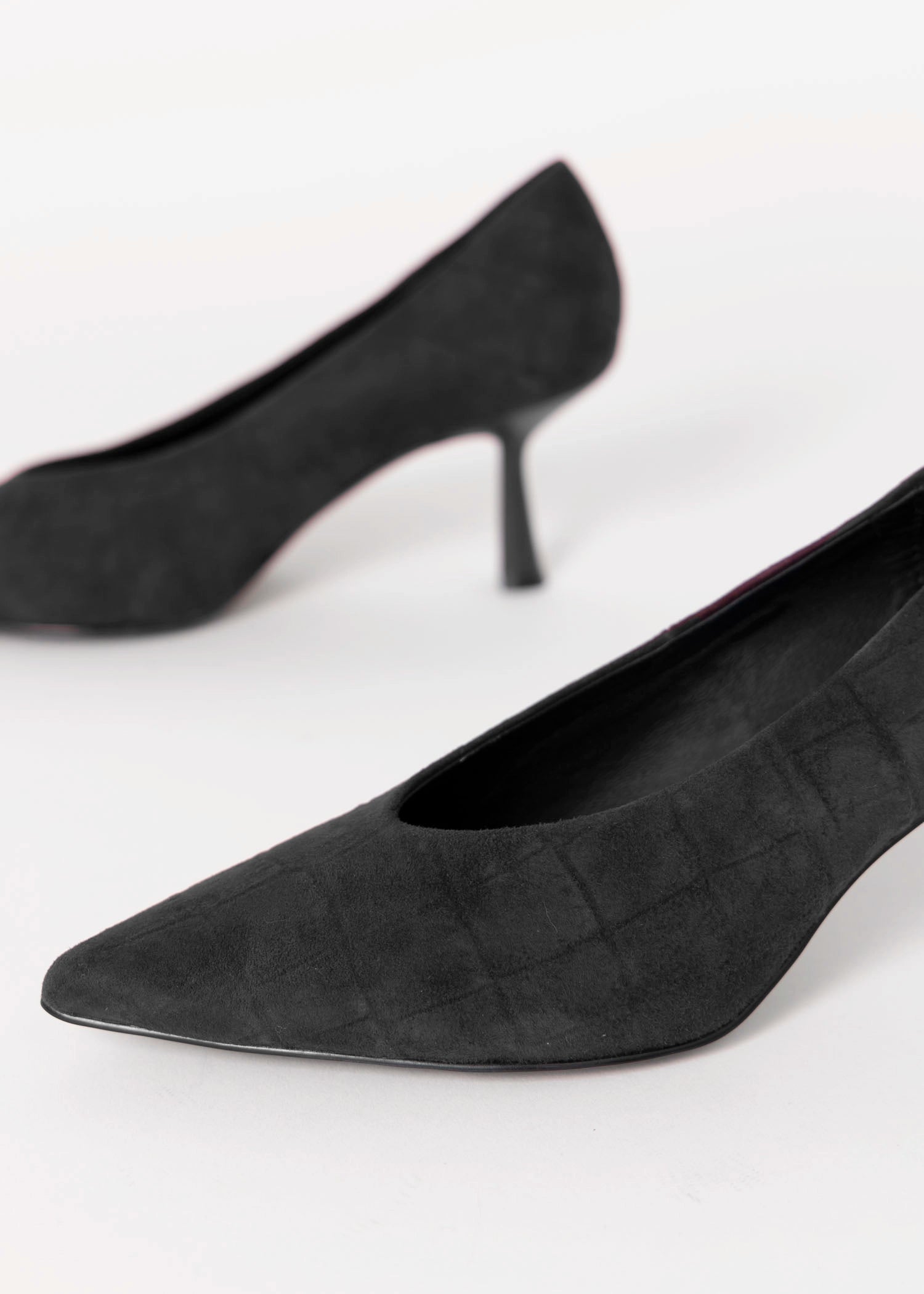 swatch_Black Croco bibi lou tiare suede pump