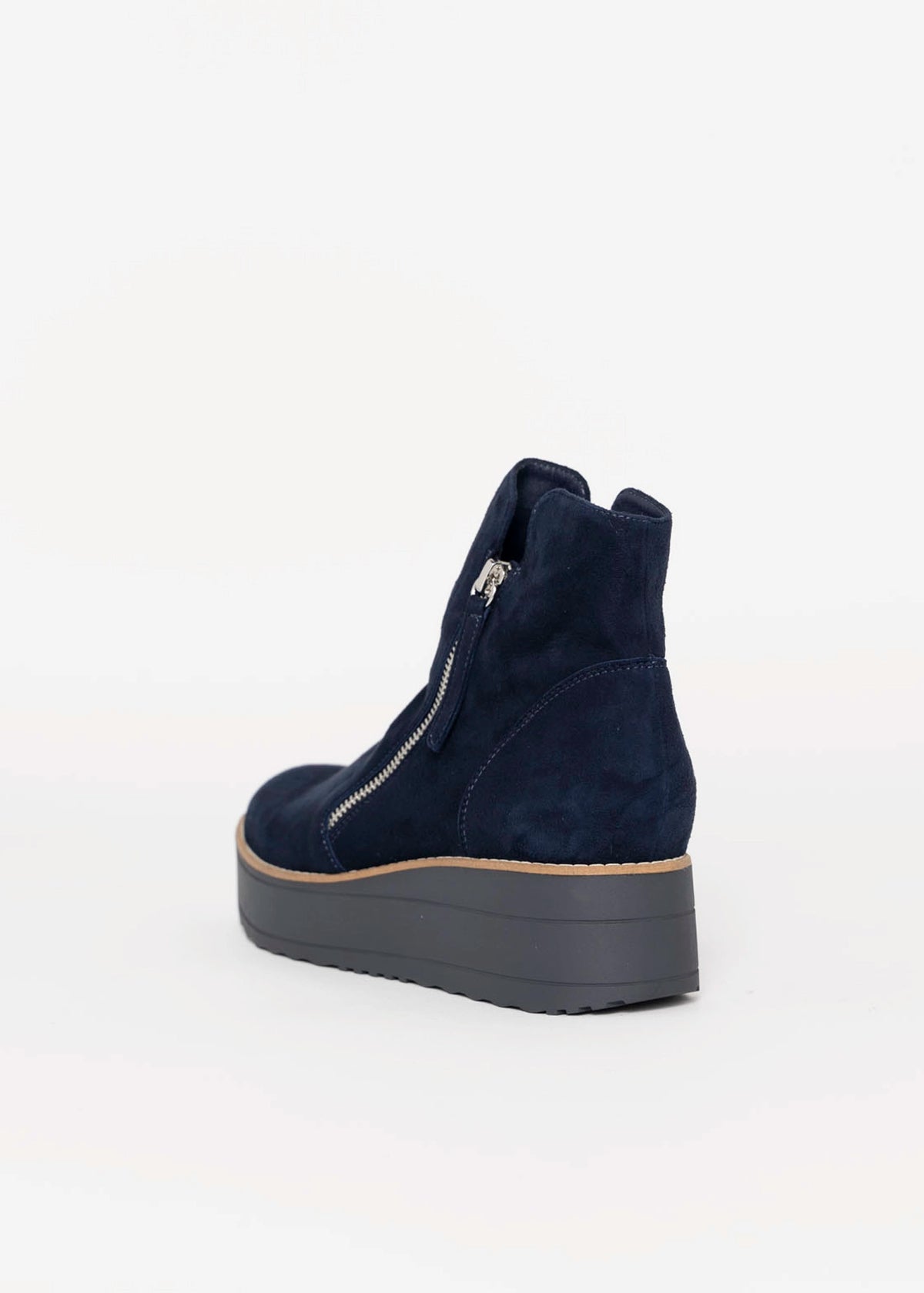 swatch_Navy Suede Silent D nene boot