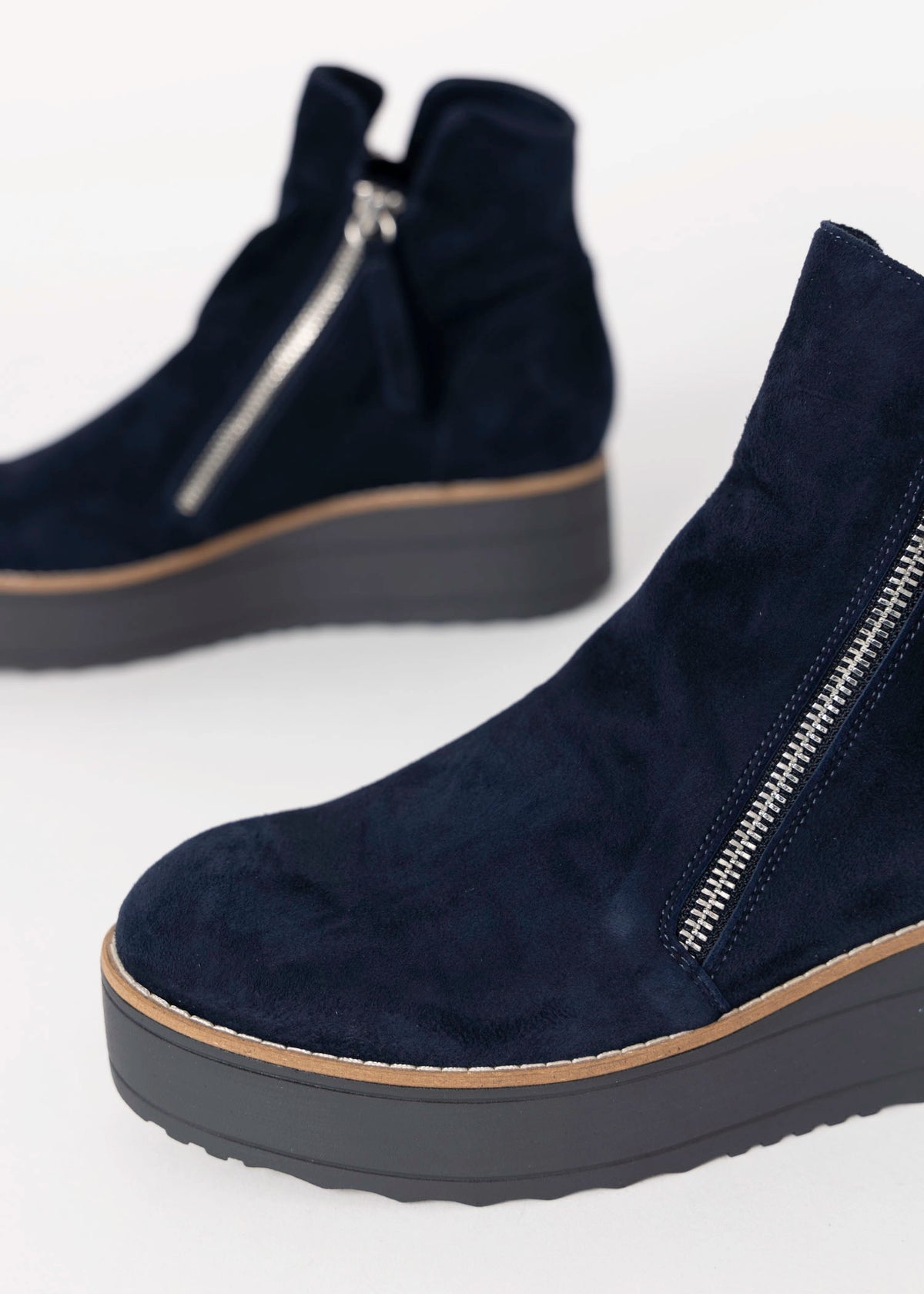 swatch_Navy Suede Silent D nene boot