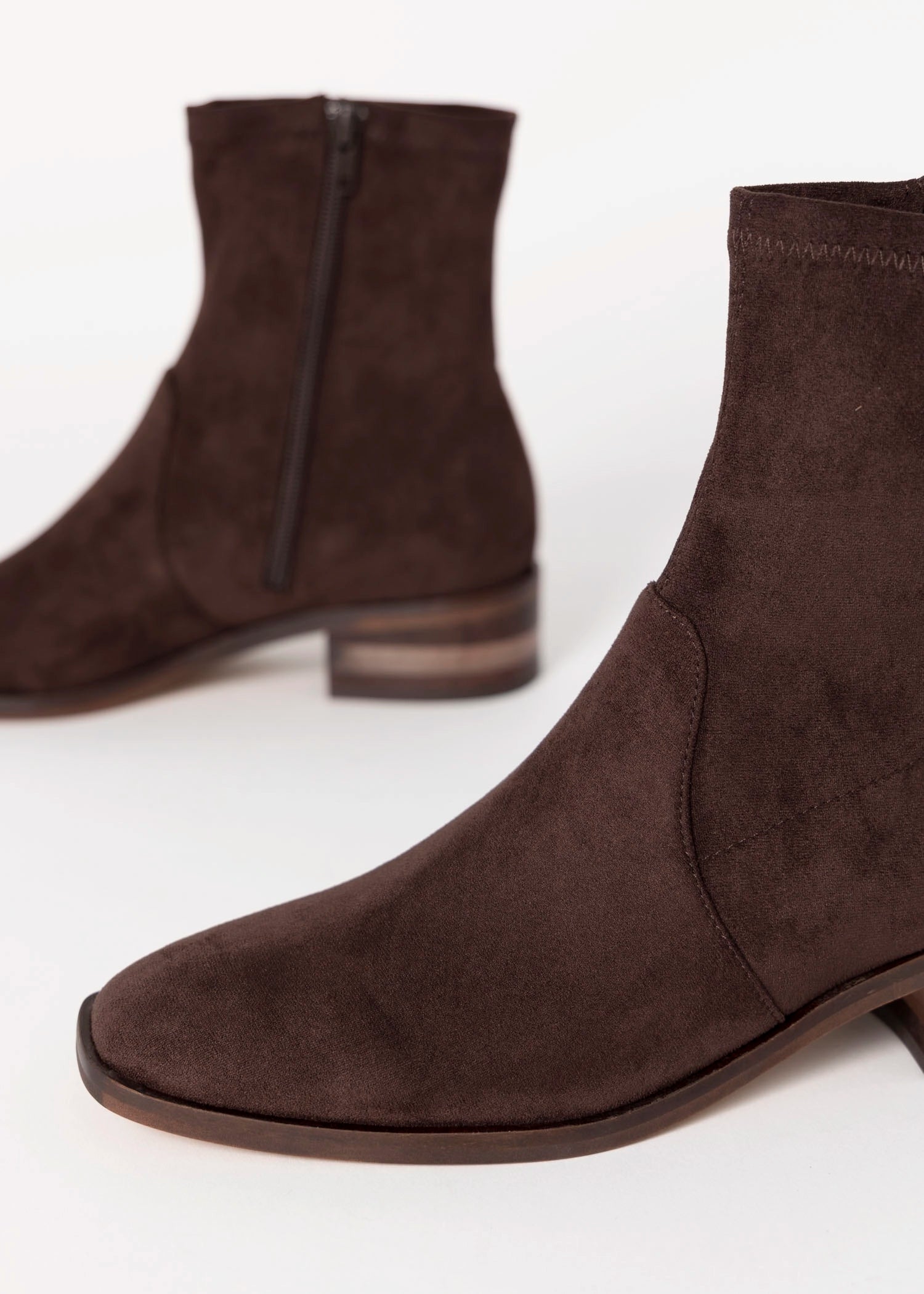 swatch_Chocolate silent d fuller stretch ankle boot