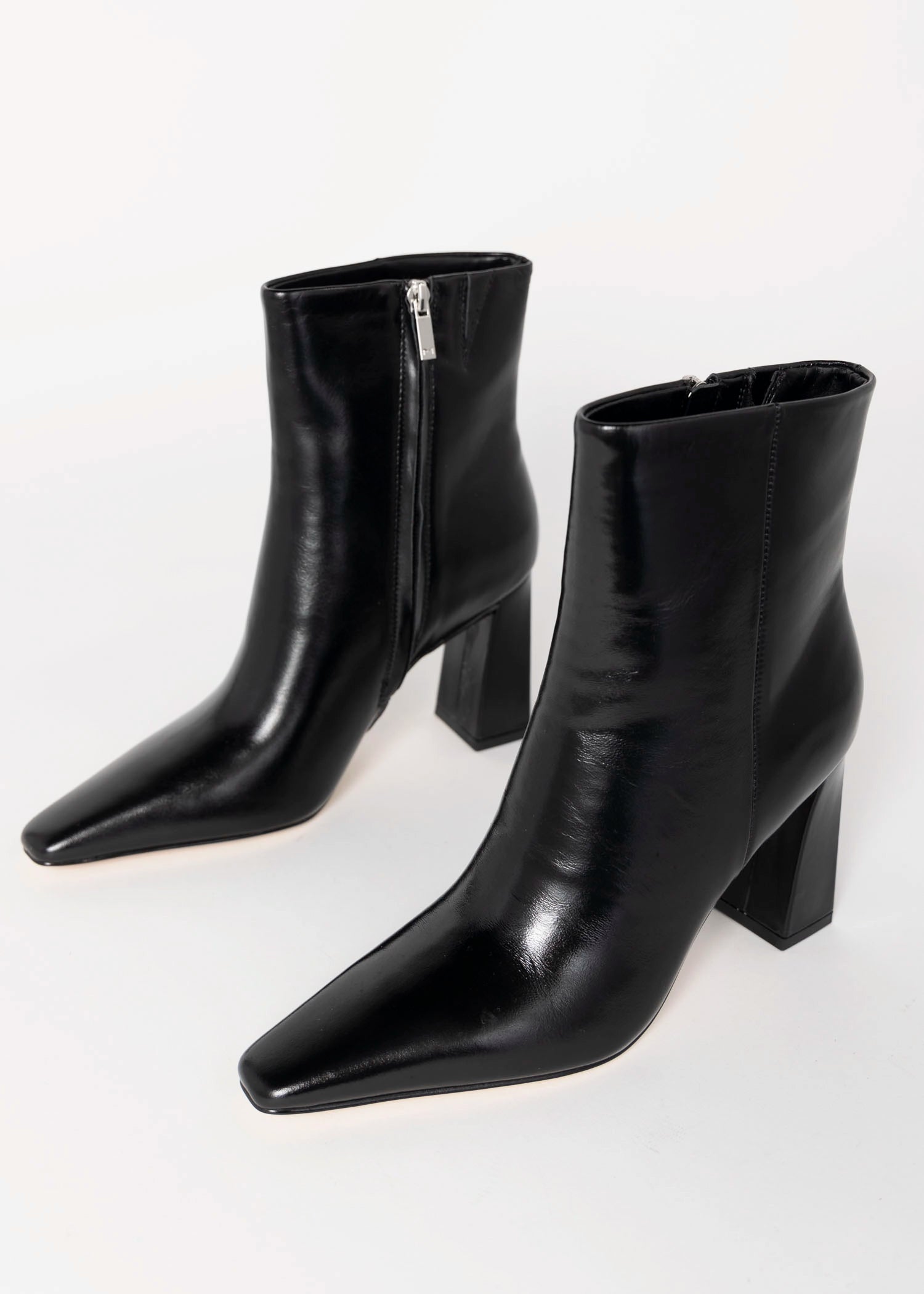 swatch_Black Leather marc fisher ellsie heeled bootie