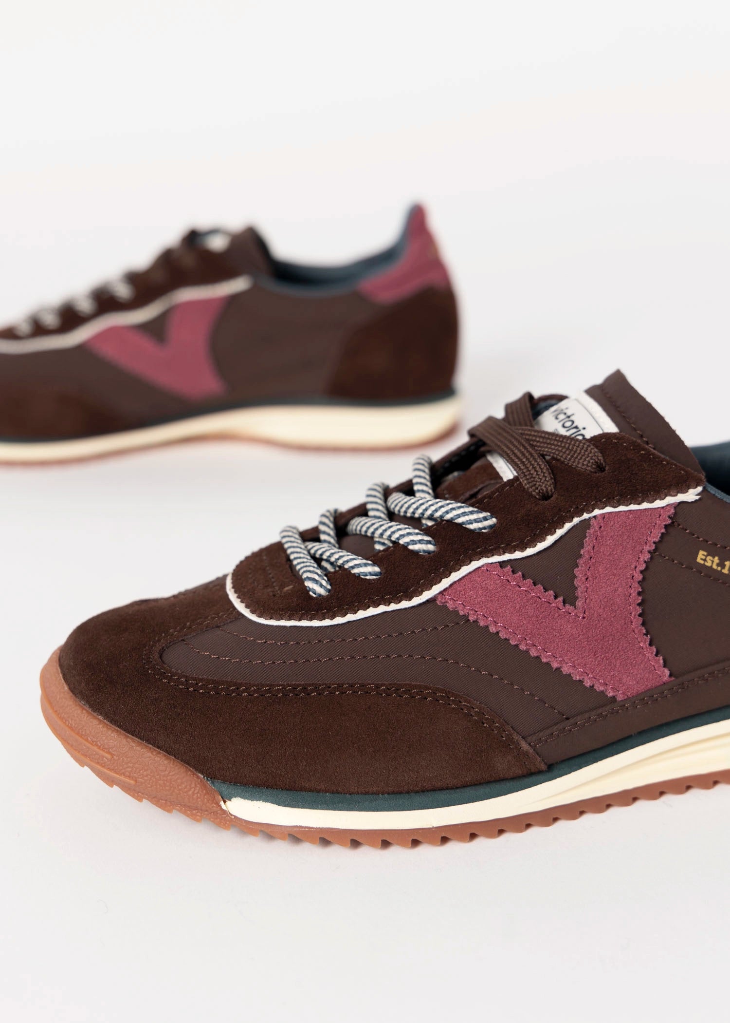 swatch_Brown victoria saturno sneaker