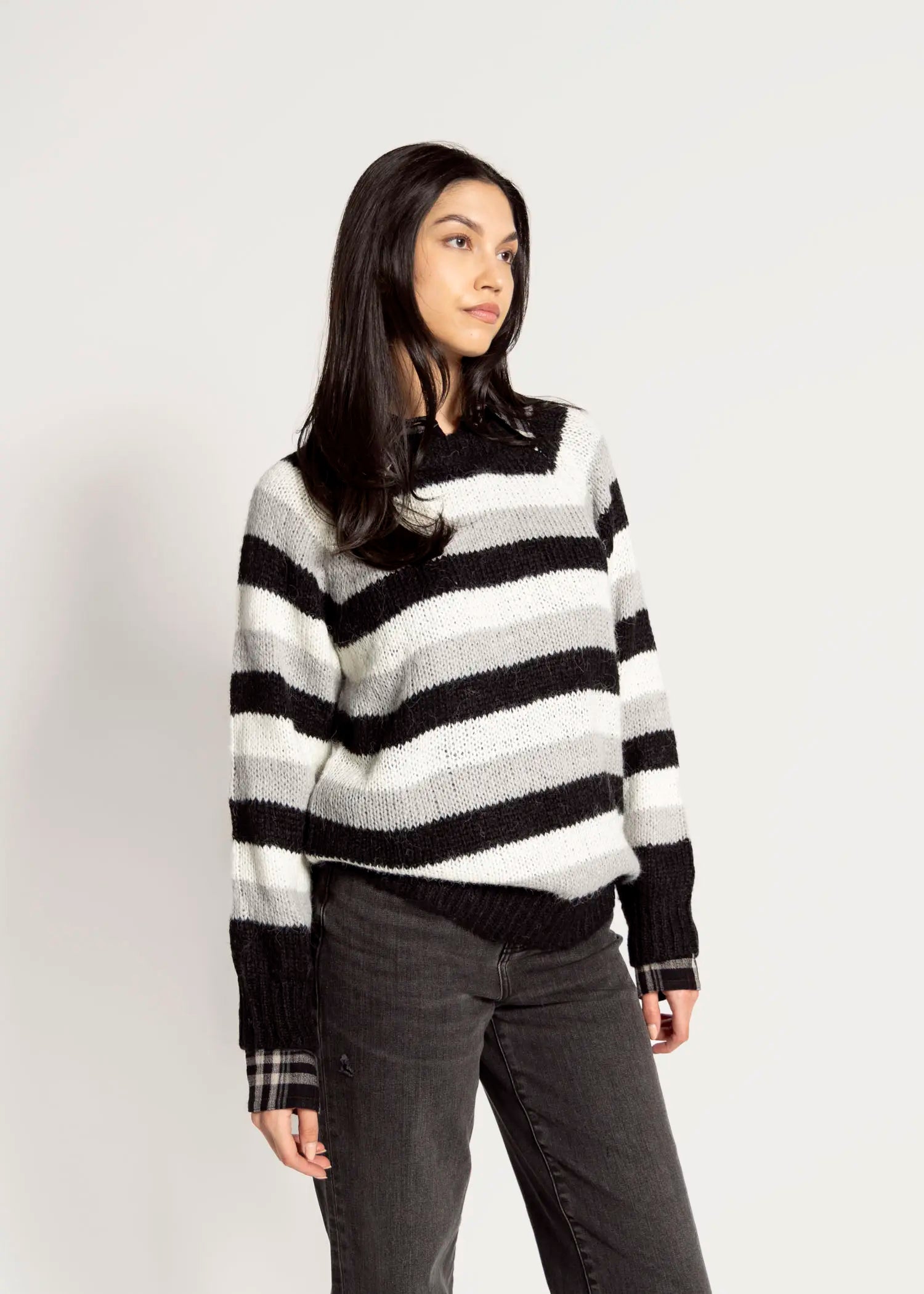 swatch_grey picture this sweater apparel