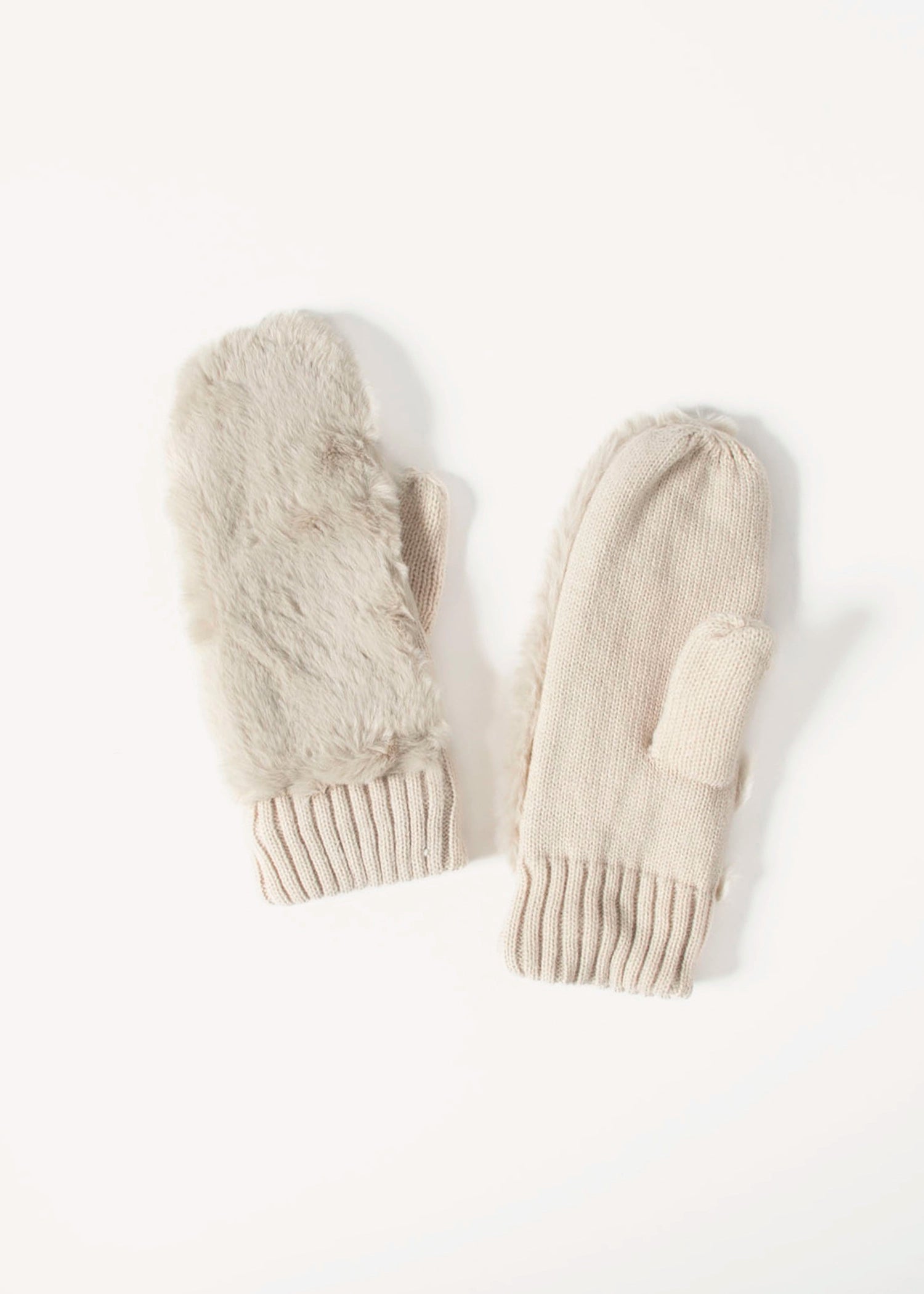 swatch_Birch oxo faux fur mittens