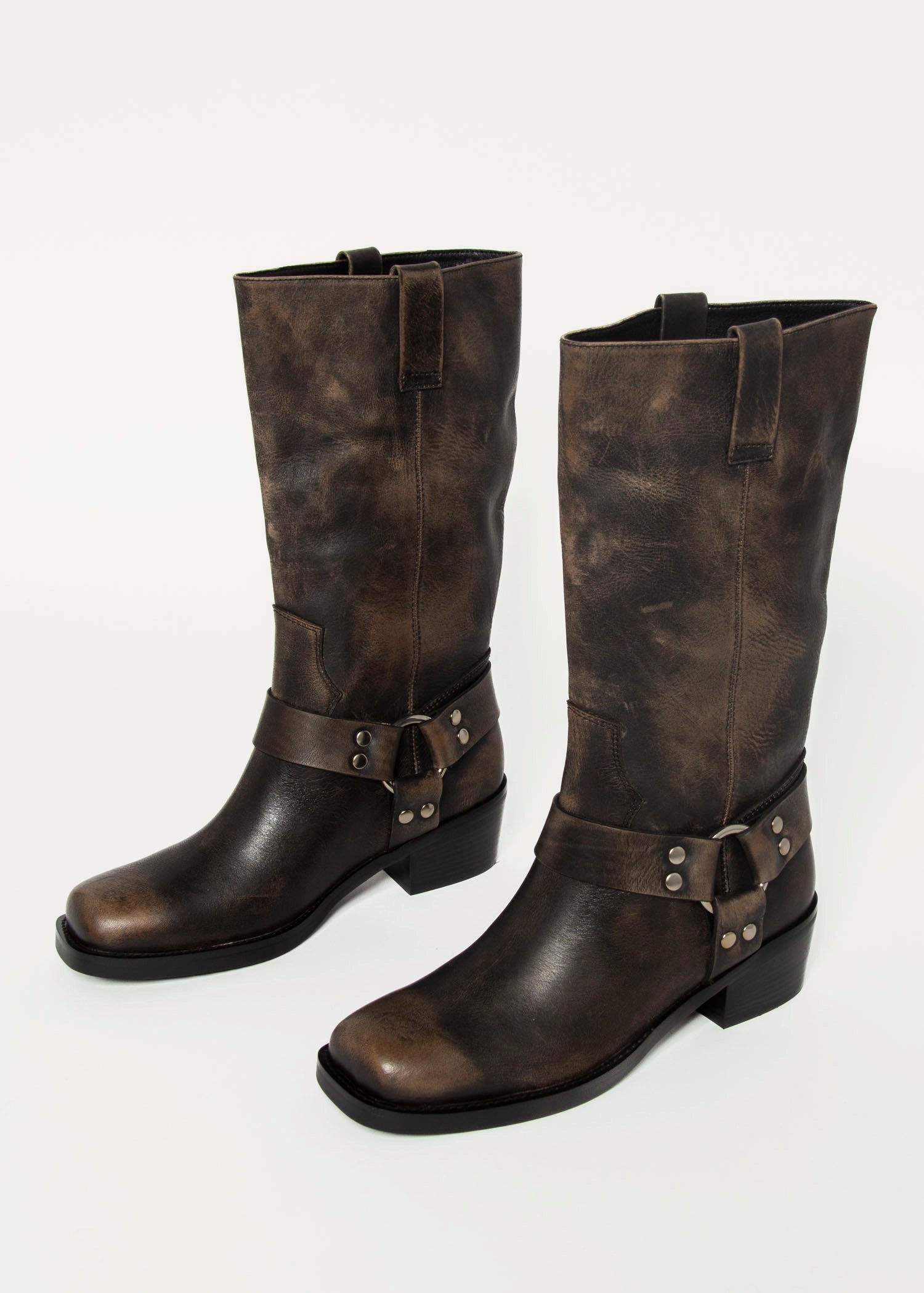 swatch_Black hervee distressed boot