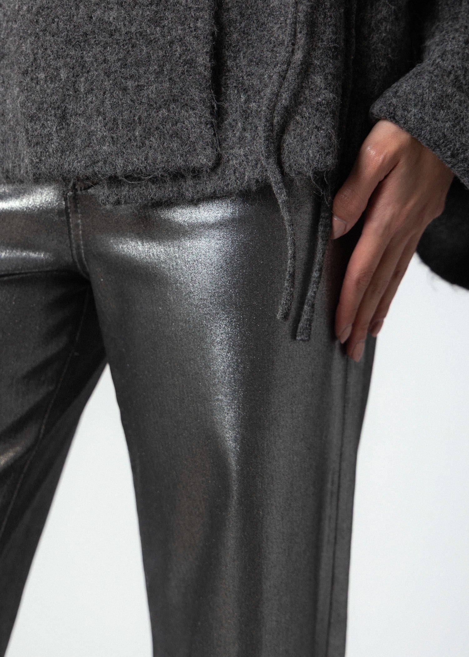 swatch_Silver kut from the kloth charlotte wide leg jean