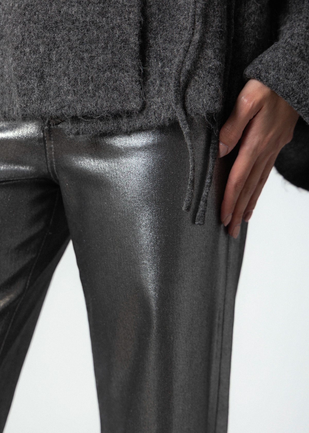 swatch_Silver kut from the kloth charlotte wide leg jean