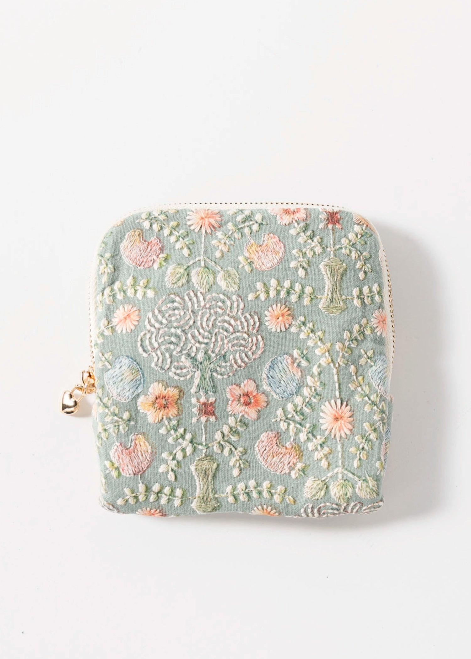 swatch_Light Blue floral embroidered travel jewelry case