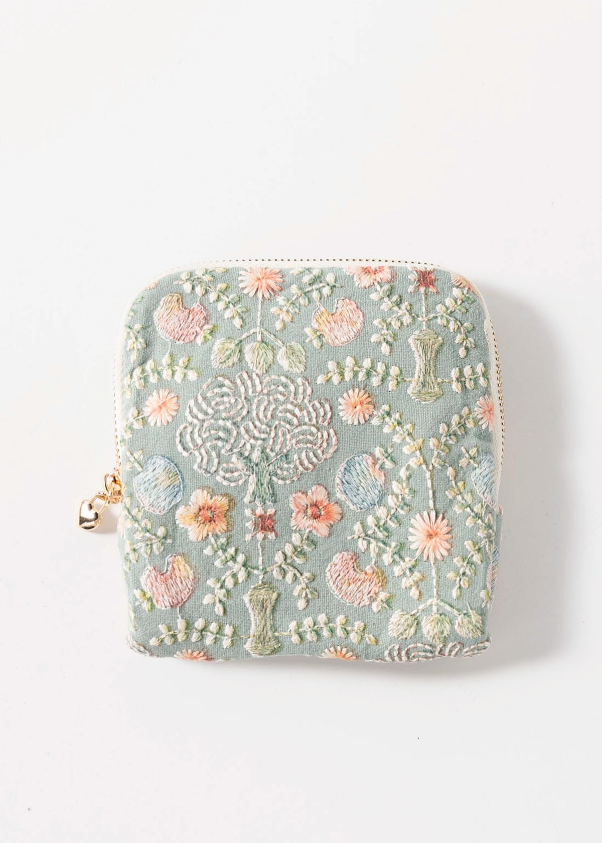 swatch_Light Blue floral embroidered travel jewelry case