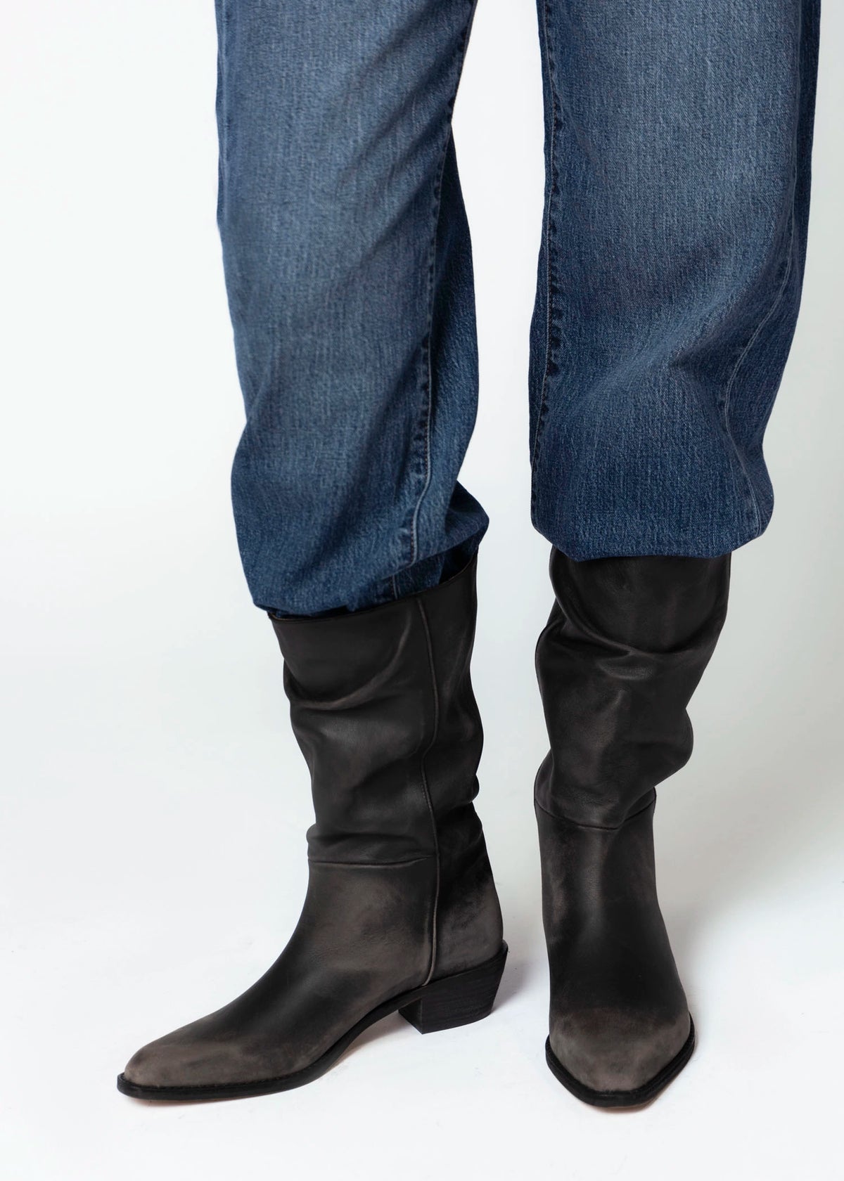 swatch_Black Brush Off silent d kacey distressed western boot