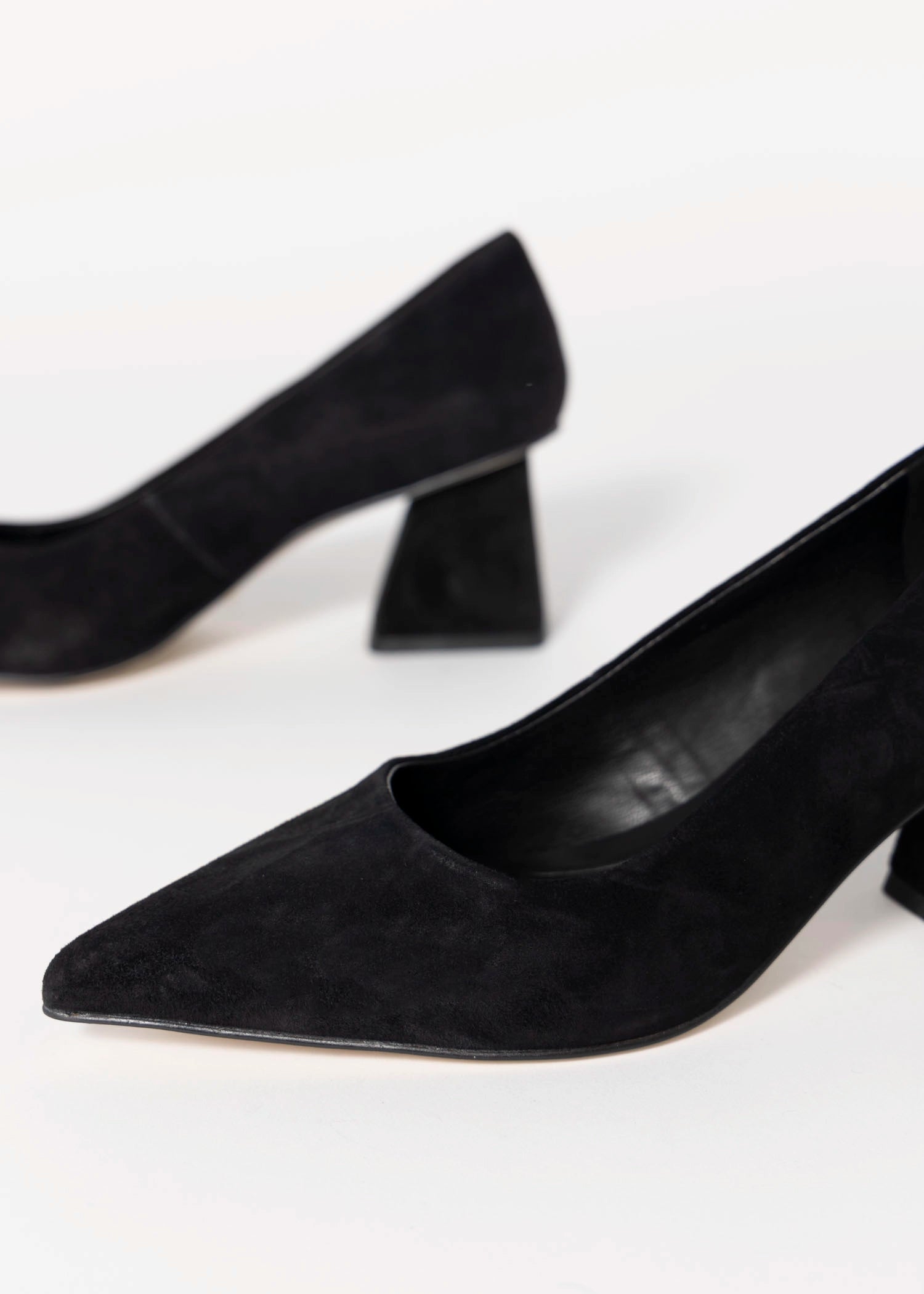 swatch_Black Suede pelle moda inell pump