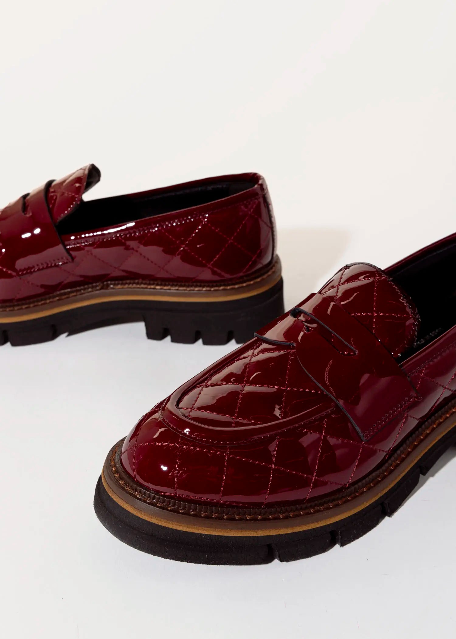 swatch_wine patent quilted leather loafer flat shoes