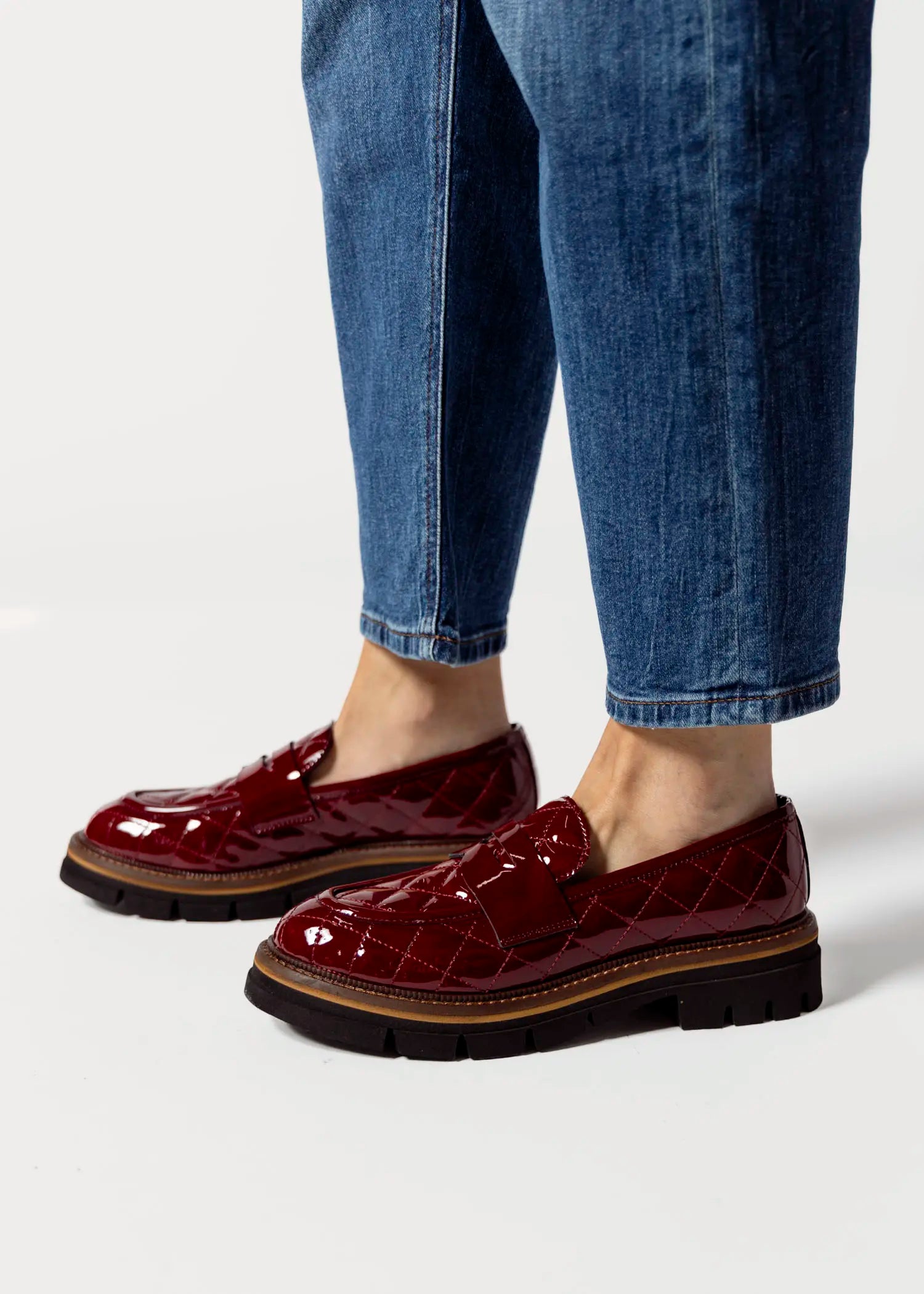 swatch_wine patent quilted leather loafer flat shoes