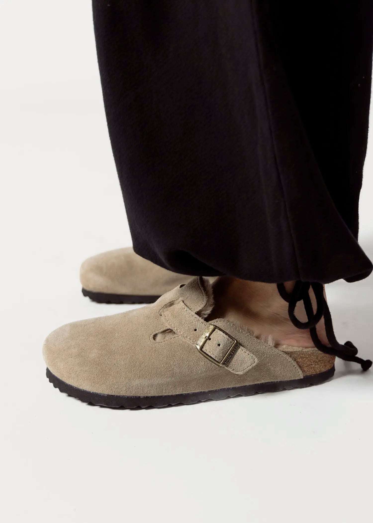 swatch_taupe suede boston shearling clog clogs