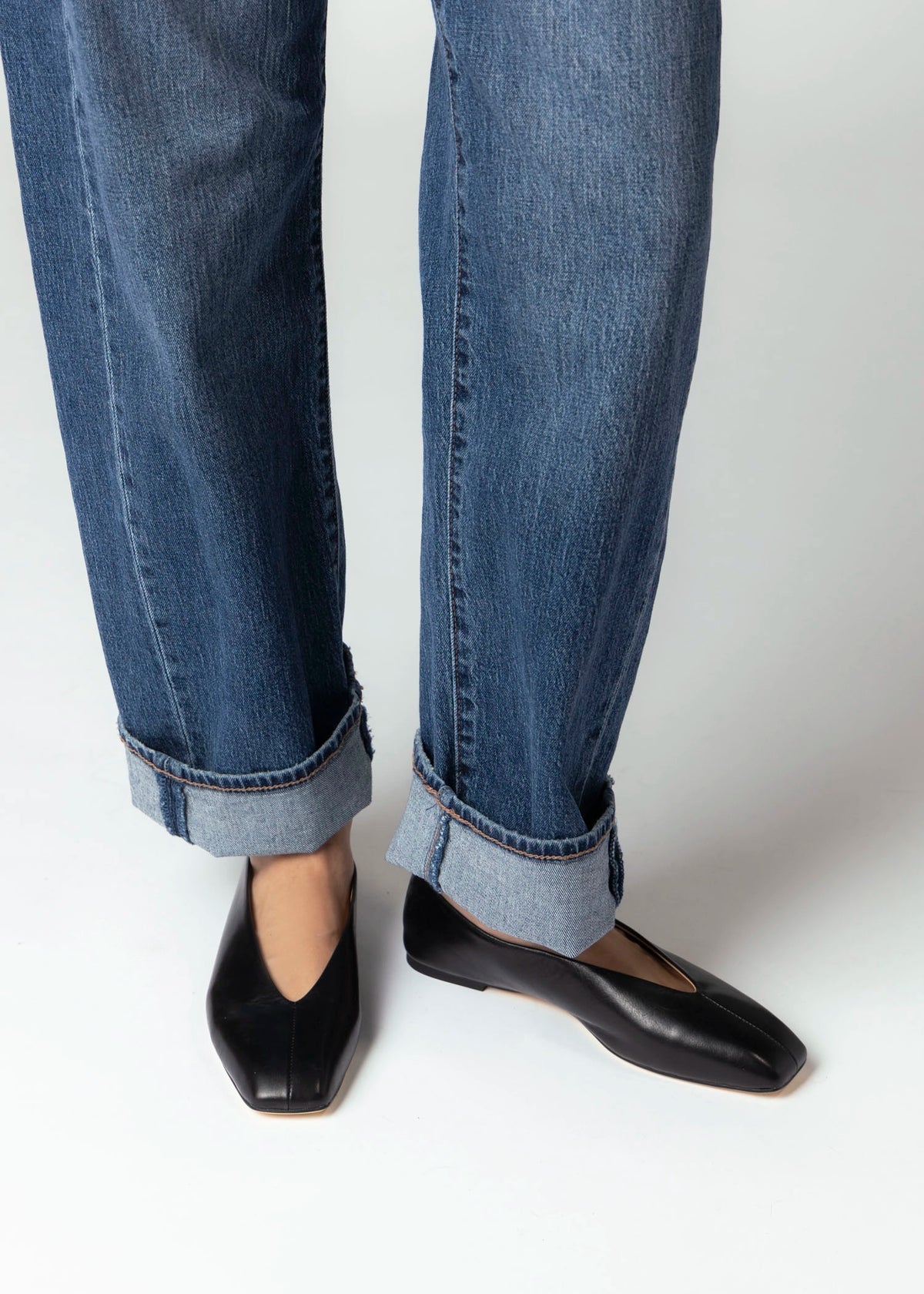 swatch_Black Leather Tony bianco brash flat