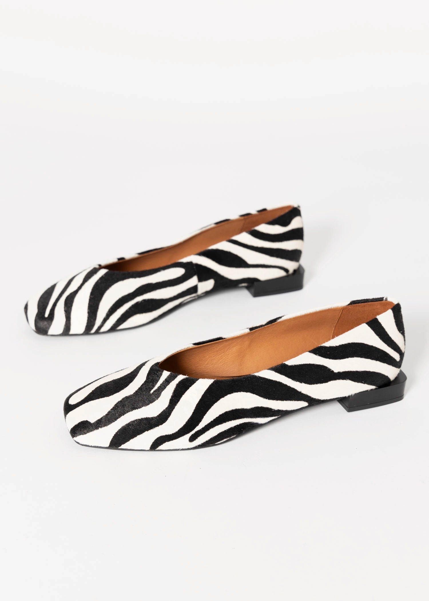 swatch_Zebra Haircalf angel alarcon tiyu flat