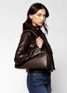 swatch_Chocolate leather shoulder bag