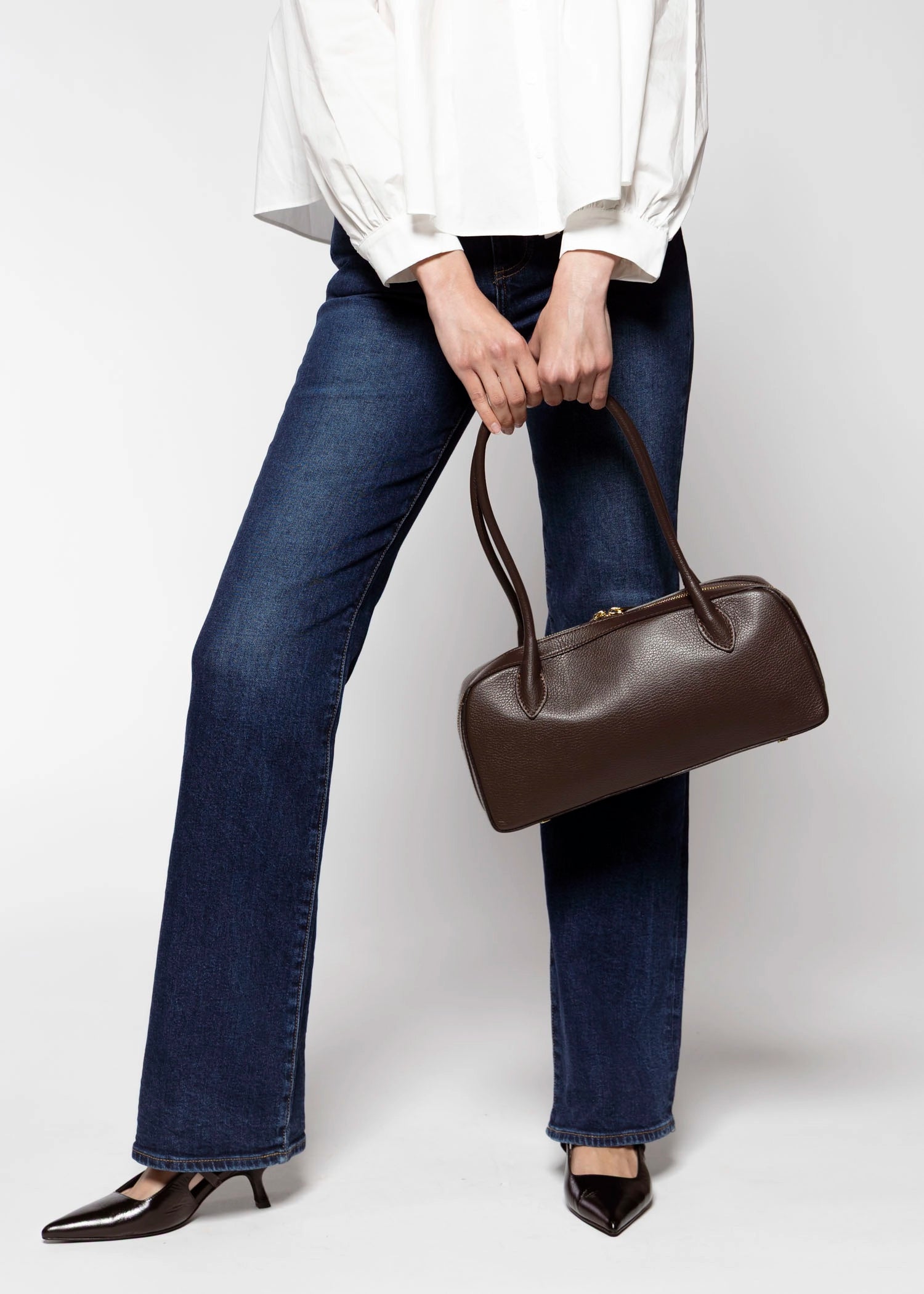 swatch_Chocolate leather shoulder bag