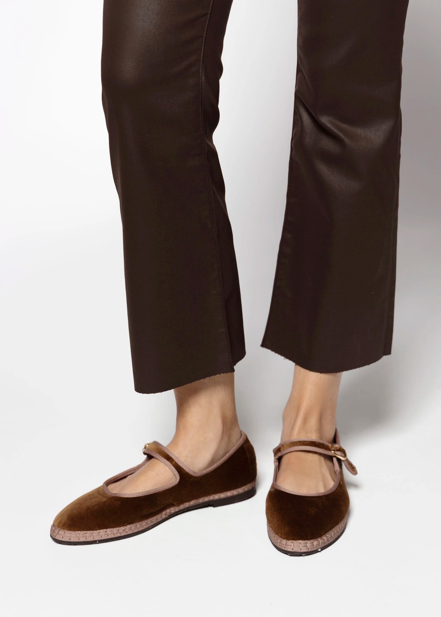 swatch_Brown velvet mary jane flabelus