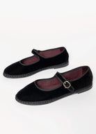 swatch_Black velvet mary jane flabelus