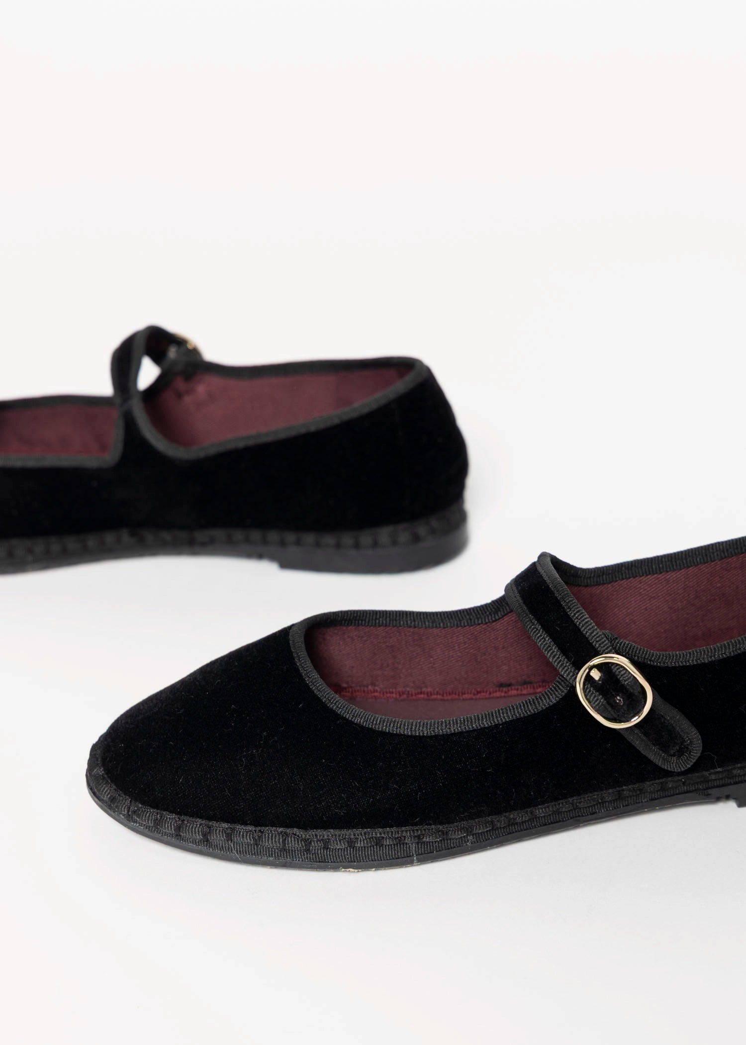 swatch_Black velvet mary jane flabelus