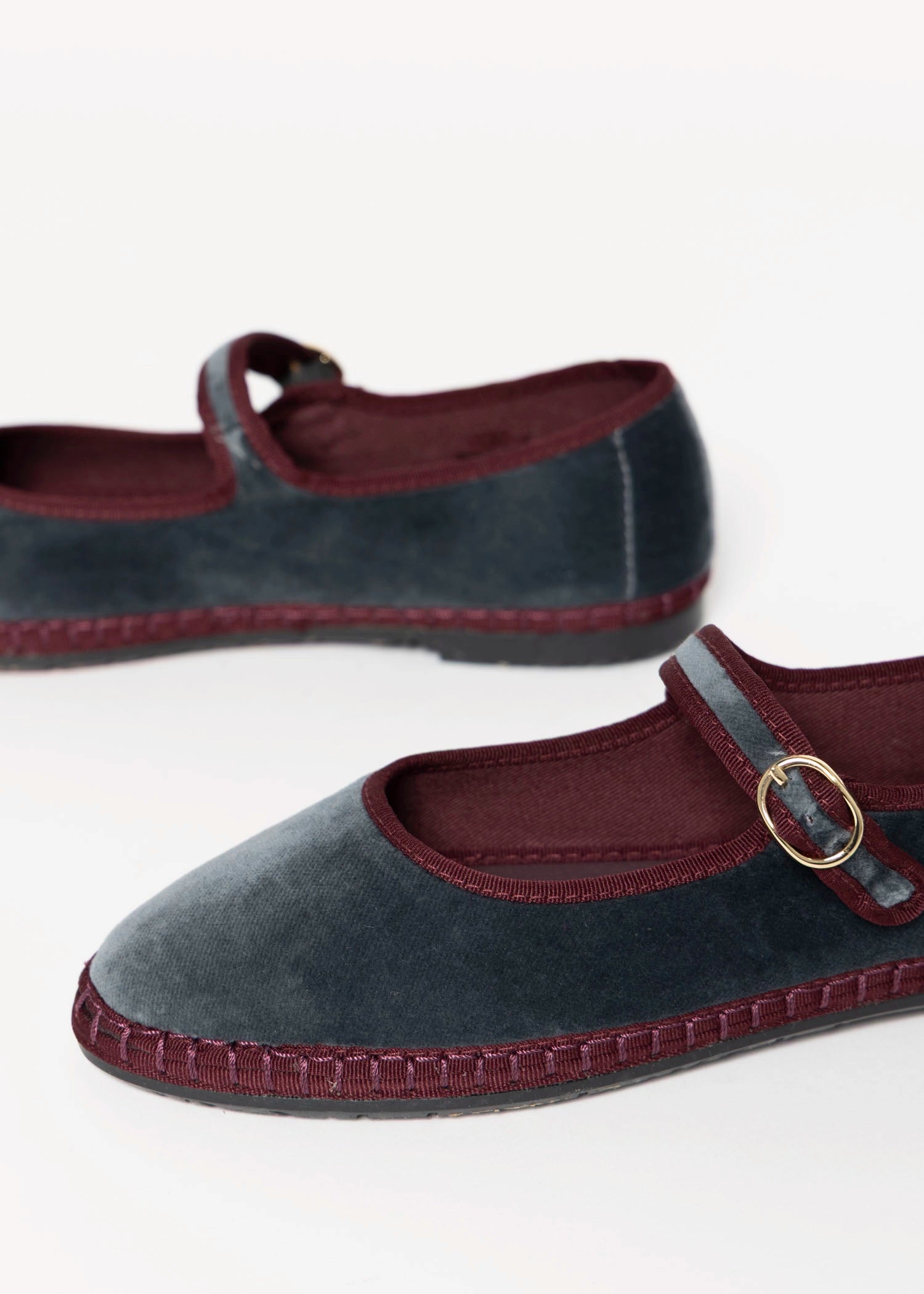 swatch_Grey velvet mary jane flabelus