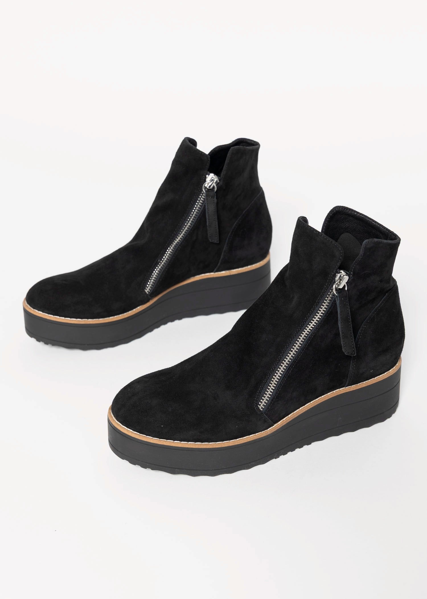 swatch_Black Suede nene platform boot
