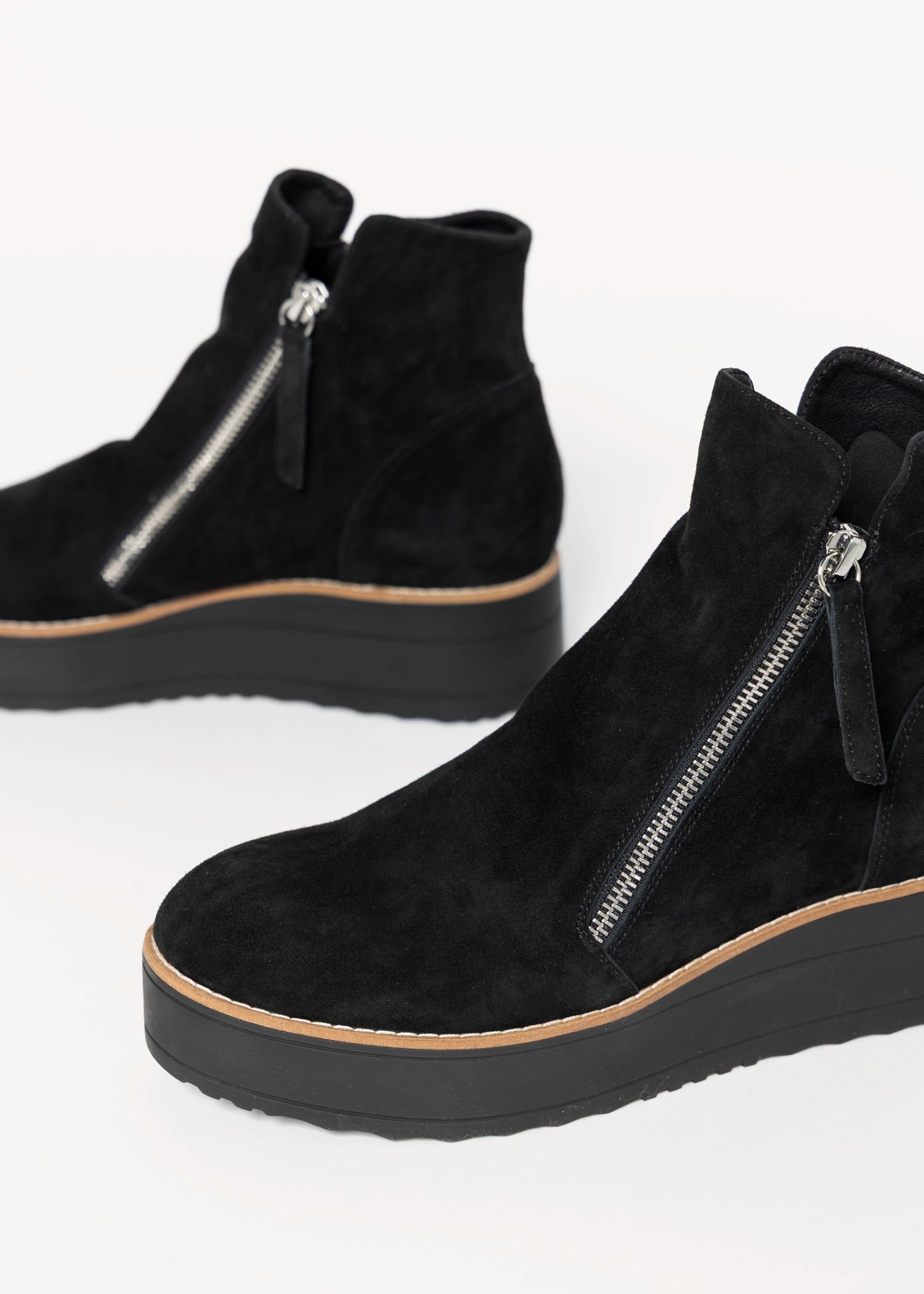swatch_Black Suede nene platform boot